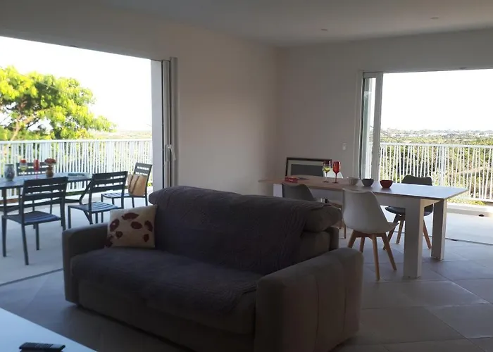 Jolie Villa Dans Un Endroit Paisible, A 3 Mn De La Mer Et De La Montagne
